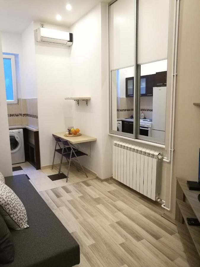 Apartment In The Heart Of Belgrado Buitenkant foto